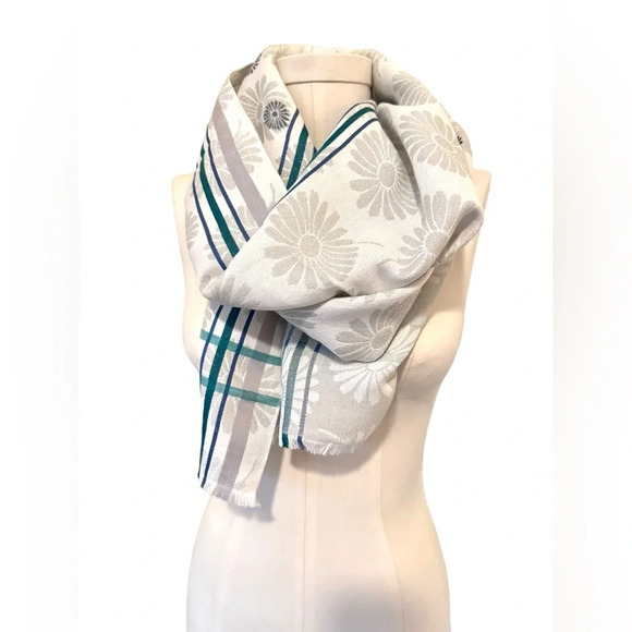 NWT - Ann Taylor - Shimmer Daisy Woven Scarf - Picture 2 of 9